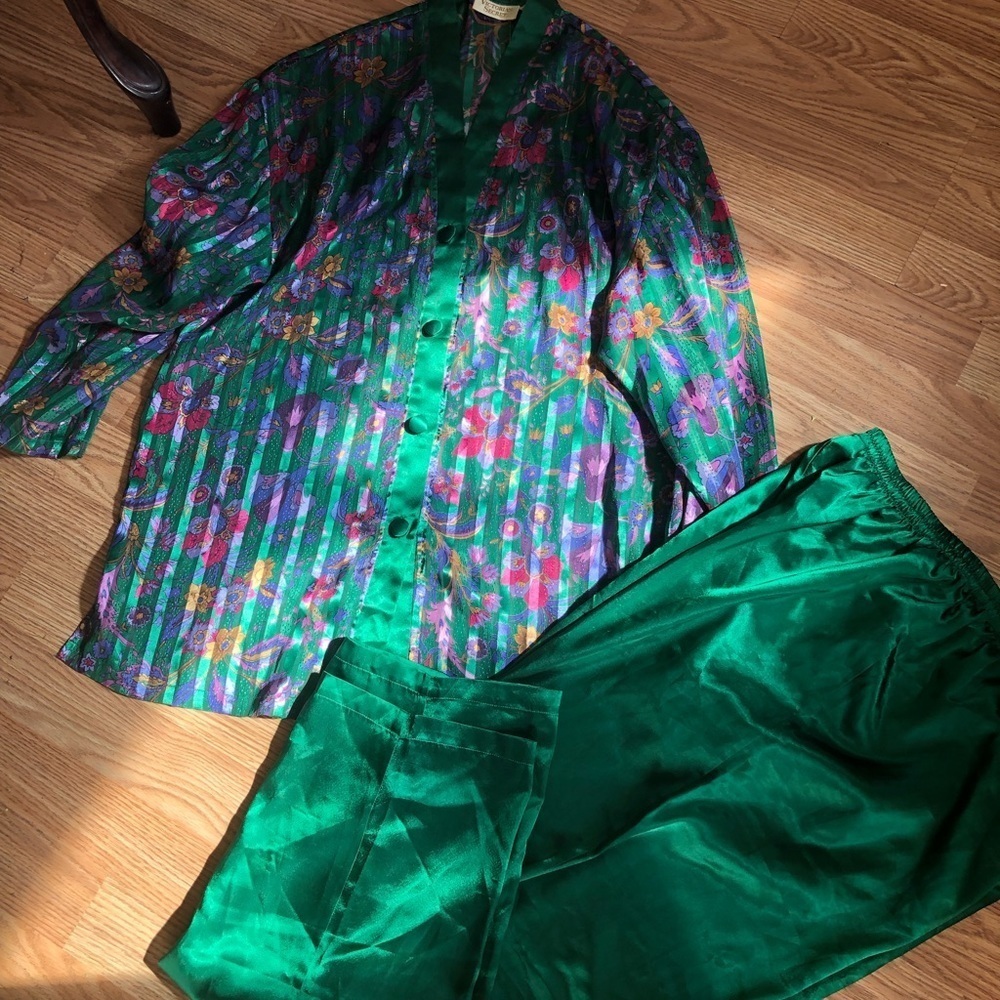 Victoria’s secret pajamas set for girls
